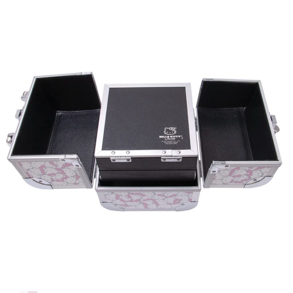 Hello Kitty Makeup Case - Picture 3 of 5